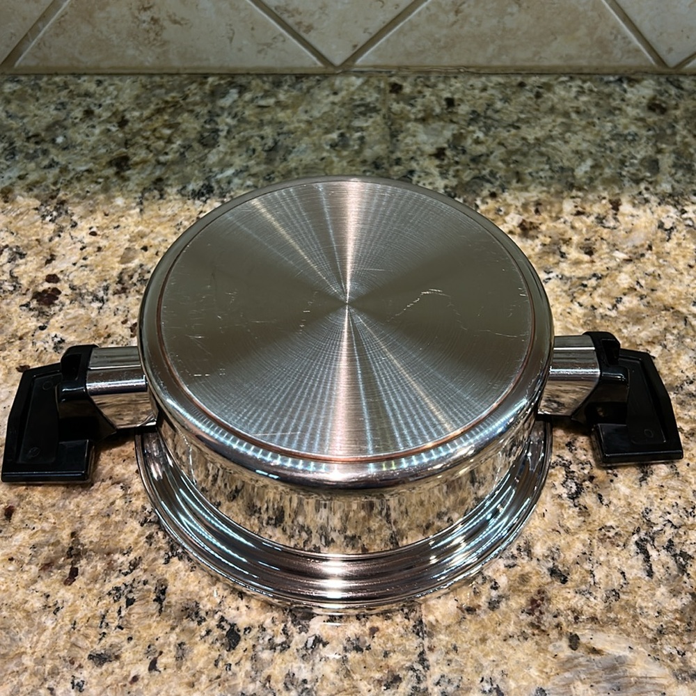 Royal Prestige T304 SS 1.5 Qt Stainless Steel Vented Stockpot - Picture 4 of 9